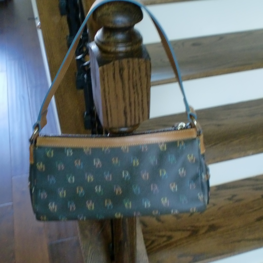 Dooney & Bourke - Picture 2 of 8